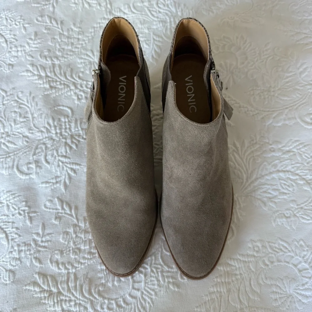 Vionic bromley suede